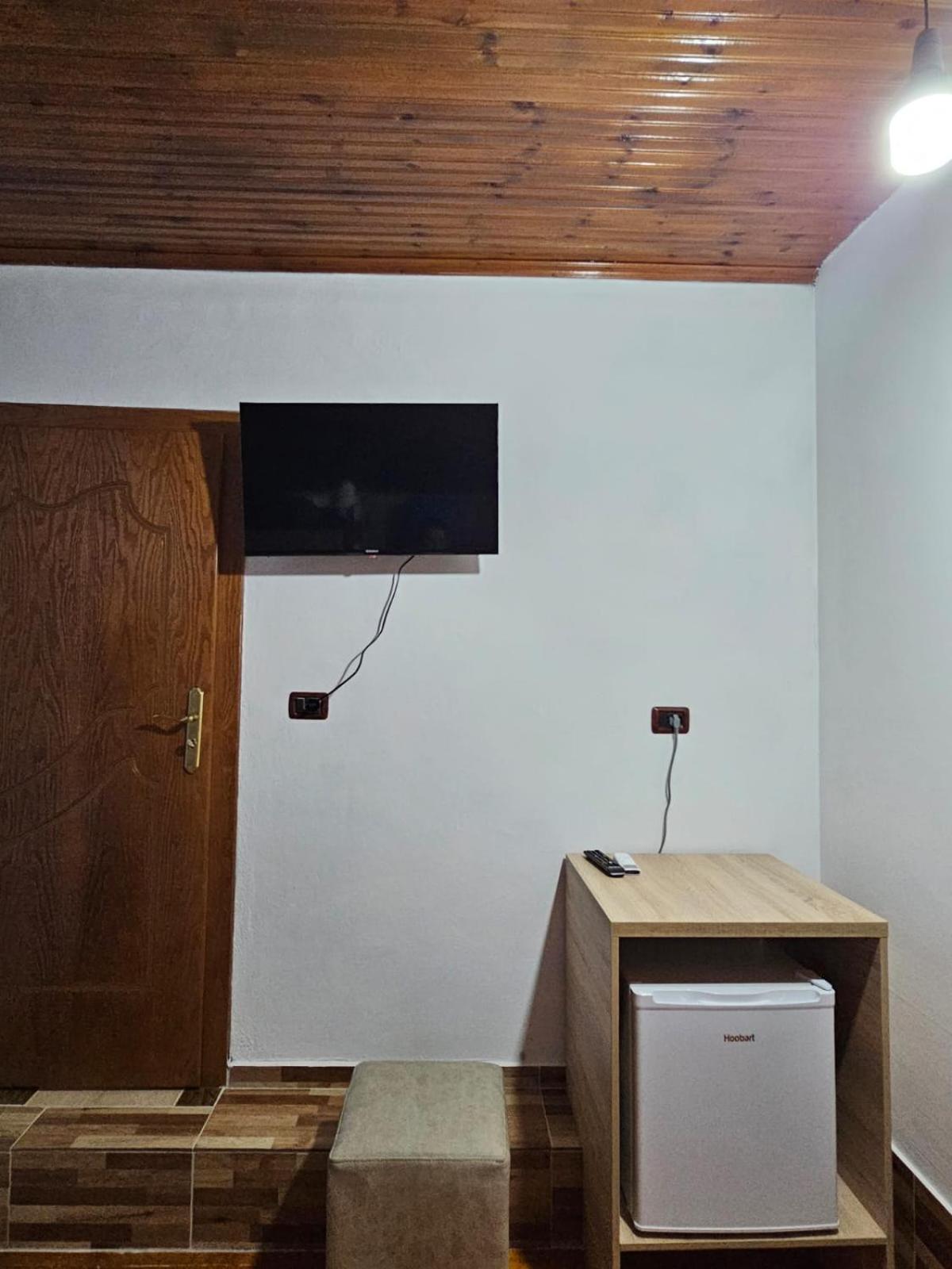 Castle - Inside,Voga Guesthause Ξενοδοχείο Κρούγια Εξωτερικό φωτογραφία