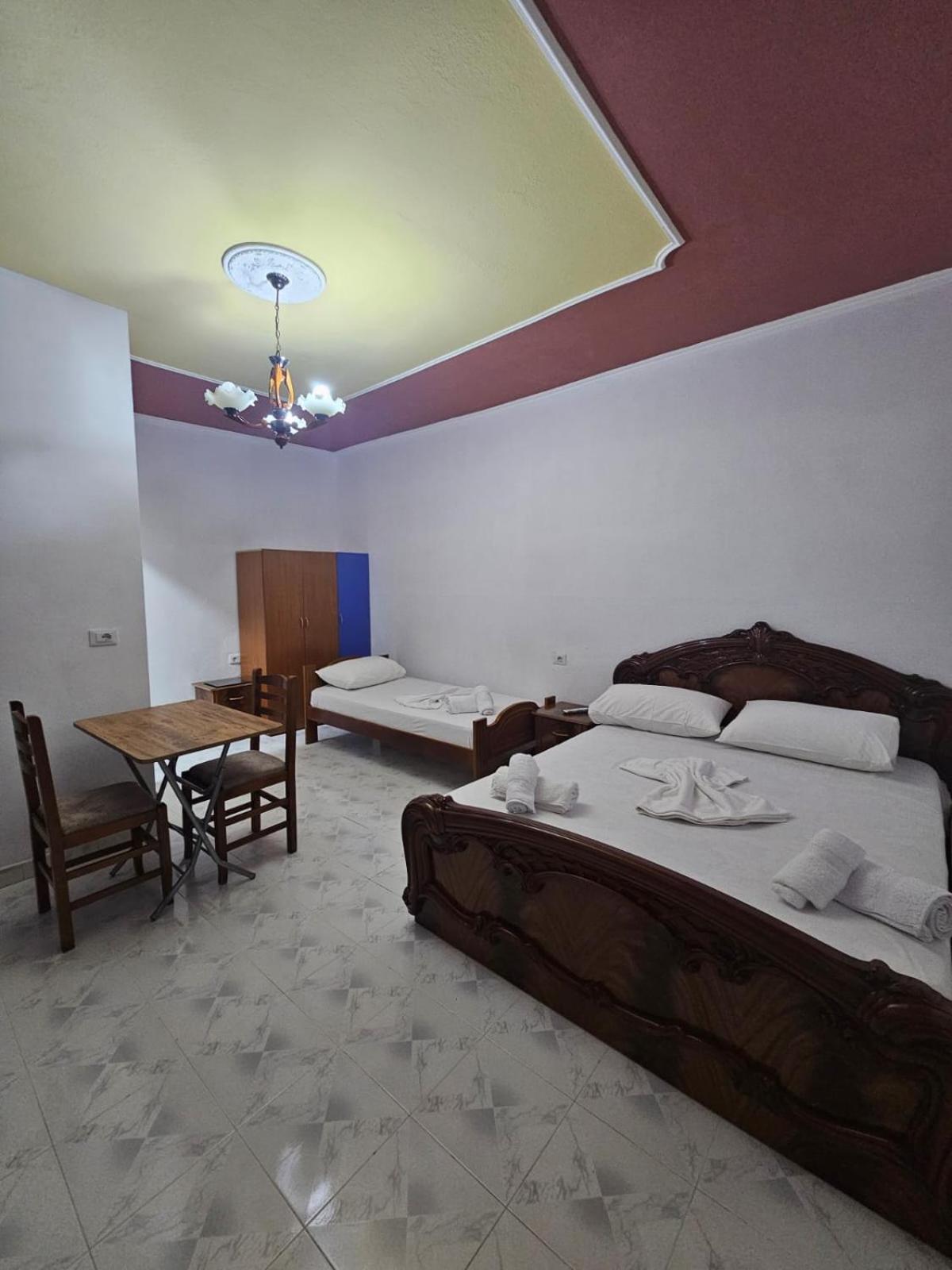 Castle - Inside,Voga Guesthause Ξενοδοχείο Κρούγια Εξωτερικό φωτογραφία
